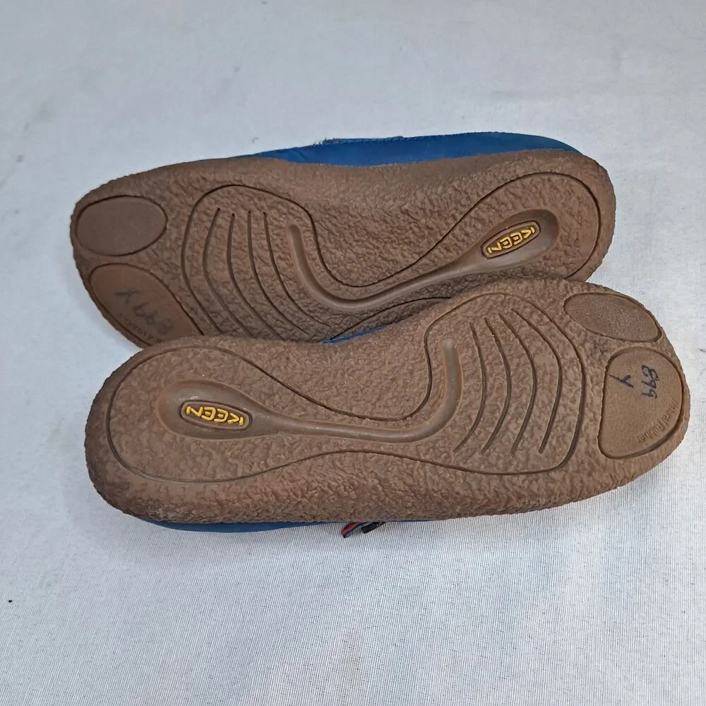Keen Harvest Button Mary Jane Shoes Women's 6.5M Blue and White ikat pattern
